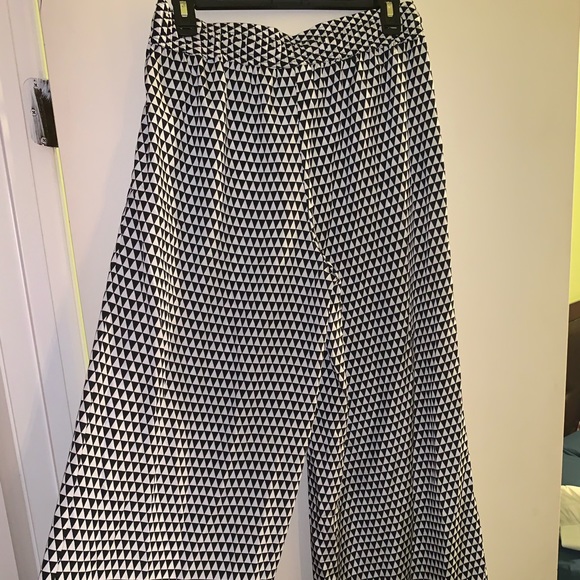 Size M Bisou Bisou Wide Leg Pants - Picture 5 of 7